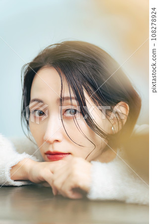 中年女性美容寫真、保養、化妝品 108278924