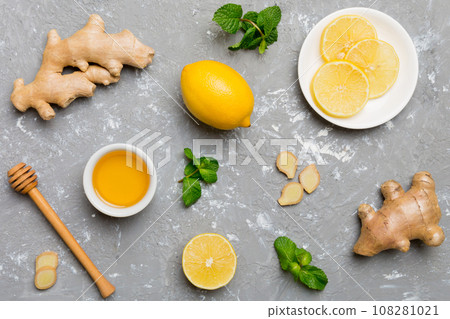 Natural cold and flu home remedies. Natural ingredients for immunity stimulation and viruses protection. top view flat lay 108281021