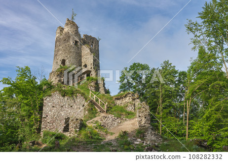 Ruins of medieval castle Starhrad , Slovakia, Mala Fatra, spring day, blue sky with clouds. 108282332