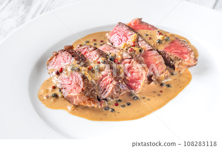 Steak au poivre Steak au poivre 108283118