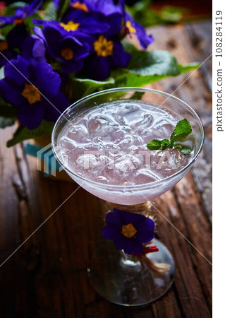 pink cocktails with fresh mint pink cocktails with fresh mint 108284119