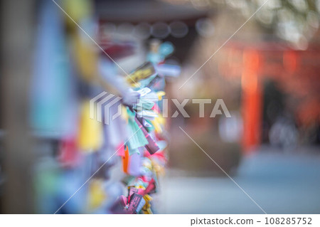 下鴨神社的秋天，神社內色彩繽紛的算命 108285752