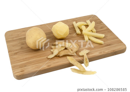peeled potatoes peeled potatoes 108286585