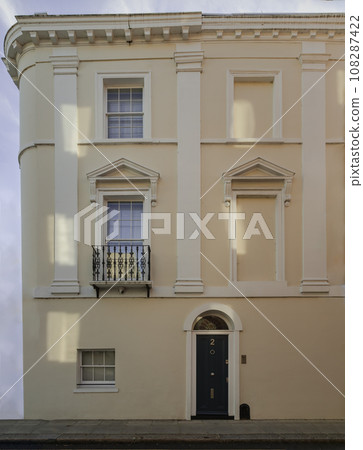 Facade of a house at South Kensington. 108287422