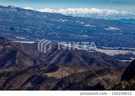冬天從奧道部高見岩看到的北阿爾卑斯山 108289652