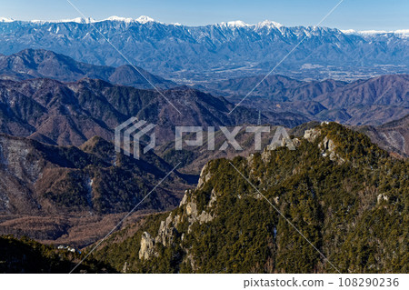 Takami Rock and the Southern Alps seen from Okuchichibu/Dainichi Rock 108290236