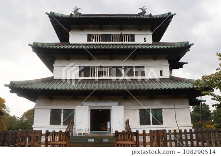 Hirosaki Castle tower moved due to Hikiya construction (Hirosaki City, Aomori Prefecture) Hirosaki Castle tower moved due to Hikiya construction (Hirosaki City, Aomori Prefecture) 108290514