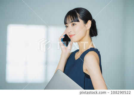 一個女人打電話 一個女人打電話 108290522