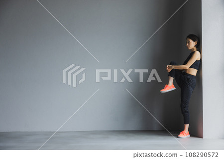 穿著運動服的女人 108290572
