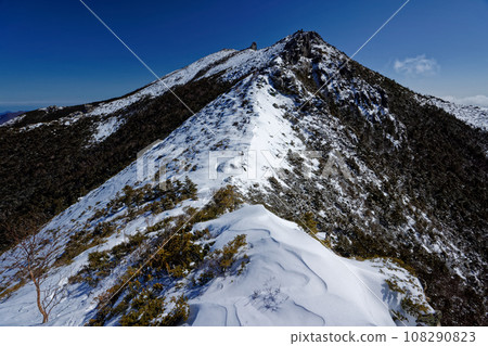 眺望金風山雪峰 眺望金風山雪峰 108290823