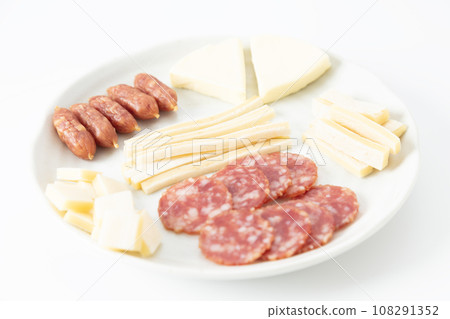 什錦零食白色背景 108291352