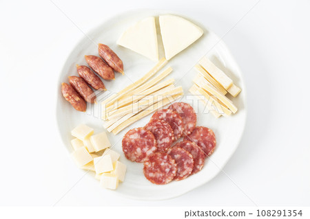 什錦零食白色背景 108291354