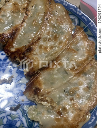 自製簡單的餃子 自製簡單的餃子 108291794
