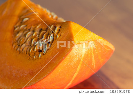 Cut red chestnut pumpkin c-2 Emphasis on warm colors and cool colors Cut red chestnut pumpkin c-2 Emphasis on warm colors and cool colors 108291978