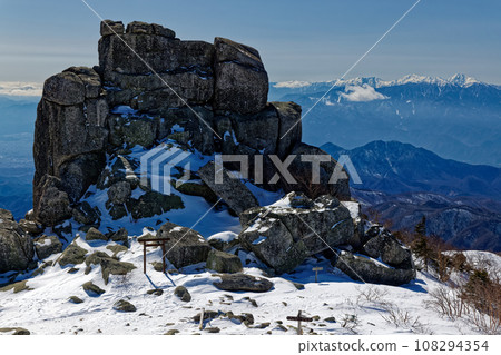 冬天從金風山頂看到的五石和南阿爾卑斯山以及白峰三山 108294354