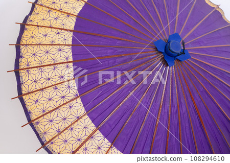 Japanese umbrella, a traditional craft symbolizing Japan, image of New Year, Shichi-Go-San, and coming-of-age ceremony Japanese umbrella, a traditional craft symbolizing Japan, image of New Year, Shichi-Go-San, and coming-of-age ceremony 108294610