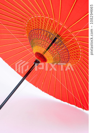 可用於新年、七五三、成年儀式圖像的日本雨傘 108294665