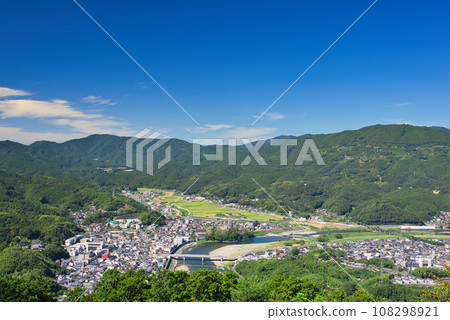 The cityscape of Ozu seen from Mt. Fuji Park 108298921