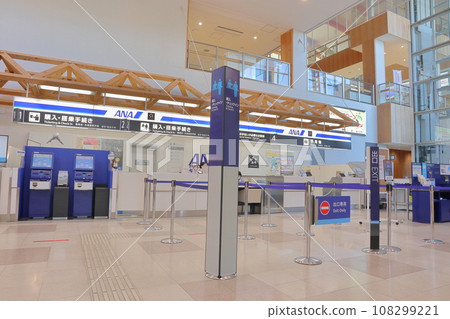 Check-in lobby 108299221