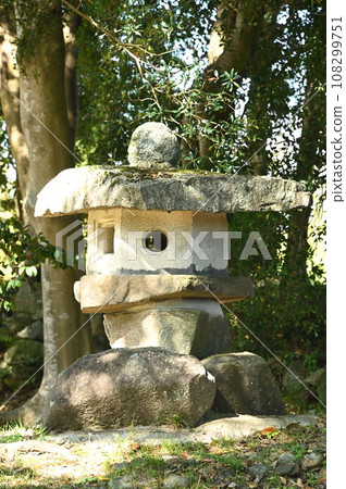 big stone lantern 108299751