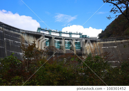 blue sky and dam 108301452