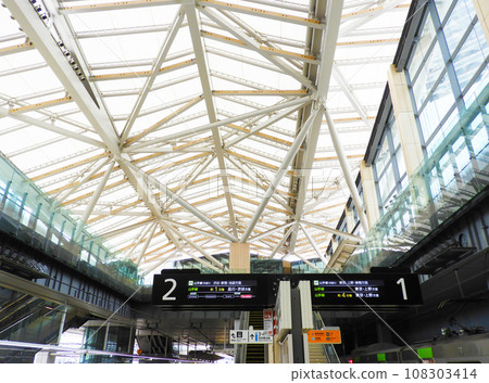 Takanawa Gateway Station station platform view Takanawa Gateway Station station platform view 108303414