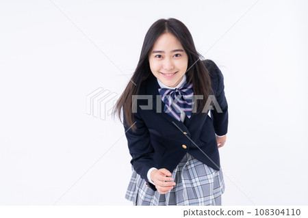 運行與白色背景的高中生 運行與白色背景的高中生 108304110