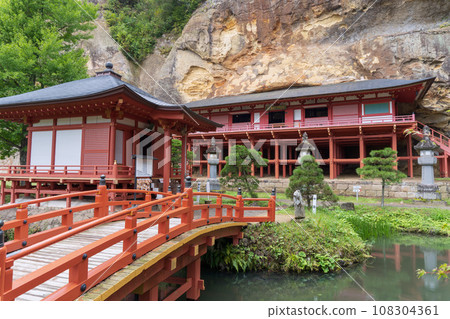 Iwate Prefecture/Tatsuya Cave Bishamondo and Eshigaike Bentendo [Tatsuya Saikoji Temple] 108304361