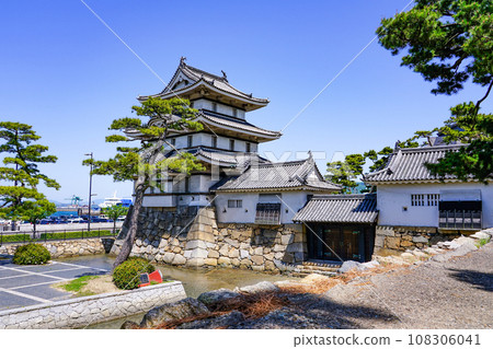 俯瞰瀨戶內海的高松城觀月塔（香川縣高松市） 108306041