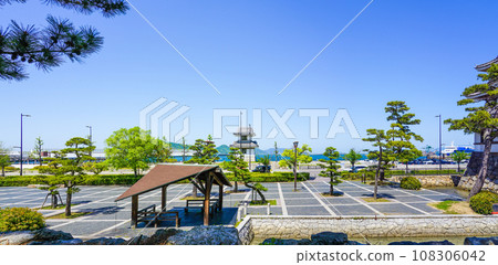 俯瞰瀨戶內海的高松城觀月塔(香川縣高松市) 俯瞰瀨戶內海的高松城觀月塔(香川縣高松市) 108306042