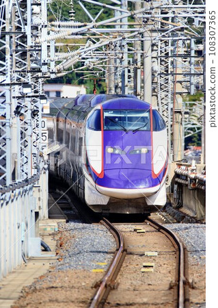 秋天的陸奧路線到山形…E3系列山形新幹線“翼” 108307365