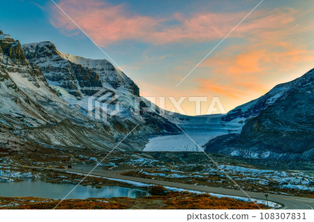 View of Athabasca Glacier at Columbia Icefield Parkway in Jasper National Park ,Canada 108307831