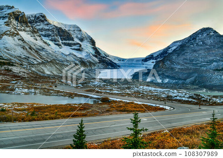 View of Athabasca Glacier at Columbia Icefield Parkway in Jasper National Park ,Canada 108307989