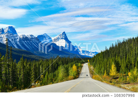 The road 93 beautiful "Icefield Parkway" in Autumn Jasper National park,Canada The road 93 beautiful "Icefield Parkway" in Autumn Jasper National park,Canada 108307998