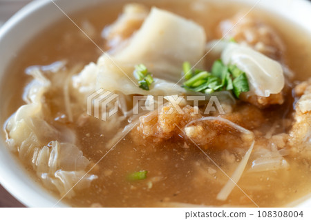 土魠魚羹 土魠魚羹麵 fried fish fillet rice noodle thick sou 108308004