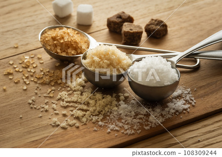 糖的種類: 白糖、溫糖、粒糖 108309244