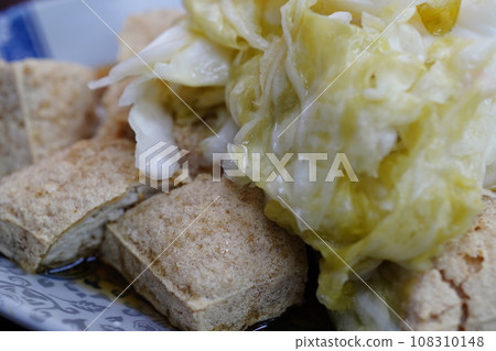 Stinky tofu 108310148