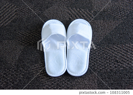 Amenity disposable slippers 108311005