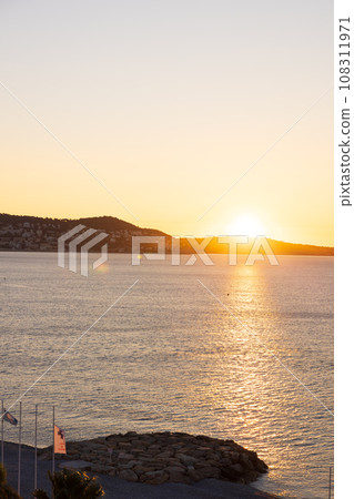 法國尼斯日出時的海景 法國尼斯日出時的海景 108311971