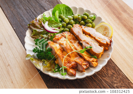 Grilled chicken thighs with miso Grilled chicken thighs with miso 108312425