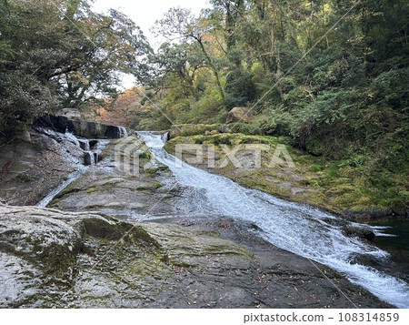 Kikuchi Keikoku or Kikuchi Gorge is a 4km long gorge located in Aso Kuju National Park and was selected as one of the 100 best waters in Japan.  108314859