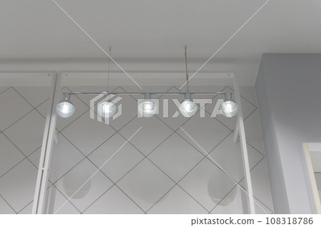 聚光燈照明吸頂燈 聚光燈照明吸頂燈 108318786