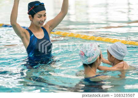 嬰兒泳班 108323507
