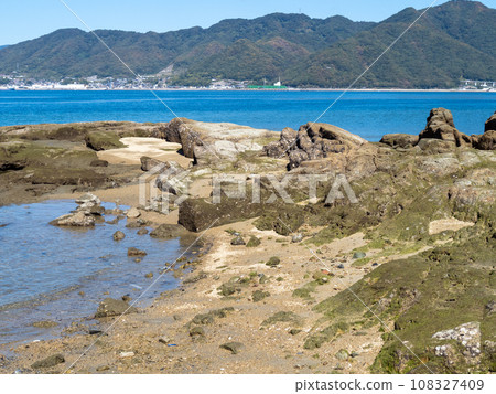 崎島（廣島縣三原市）海岸和瀨戶內海的風景。 108327409
