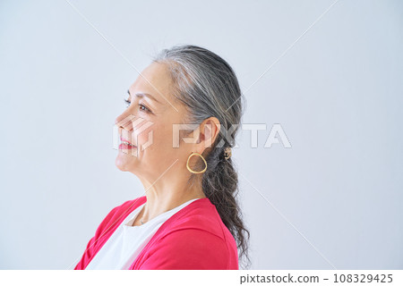 Senior woman side profile Senior woman side profile 108329425