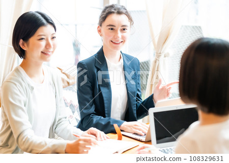 Business woman working in a global company 108329631