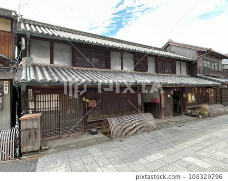 Takehara City, Hiroshima Prefecture, Takehara Townscape Preservation District (Important Preservation District for Groups of Traditional Buildings) 021 108329796
