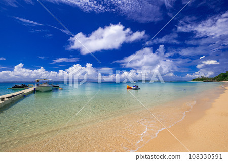 津堅島(泊舞海水浴場、津堅海水浴場) 津堅島(泊舞海水浴場、津堅海水浴場) 108330591