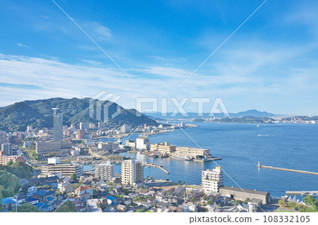 [Overlooking Moji Port from Wabukari Second Observation Deck] Moji, Moji Ward, Kitakyushu City, Fukuoka Prefecture 108332105