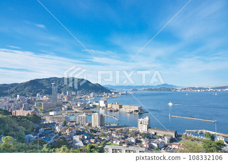 [Overlooking Moji Port from Wabukari Second Observation Deck] Moji, Moji Ward, Kitakyushu City, Fukuoka Prefecture 108332106